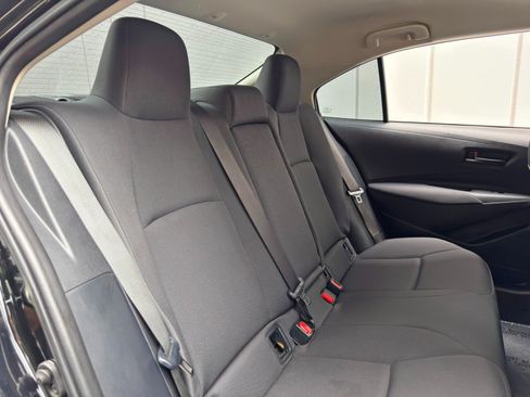 Used 2023 Toyota Corolla LE FWD image 33