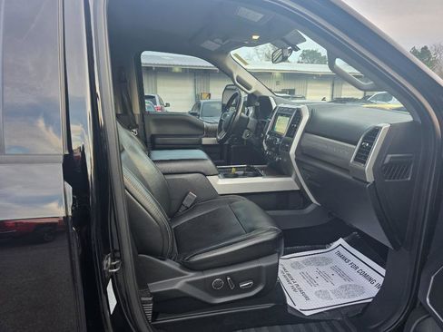 Used 2019 Ford F350 Lariat w/ Chrome Package image 12