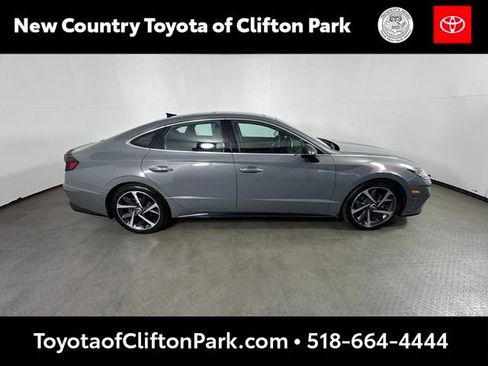 Used 2022 Hyundai Sonata SEL Plus FWD image 2