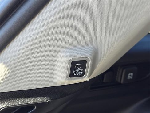 Used 2023 Jeep Grand Cherokee Limited image 10