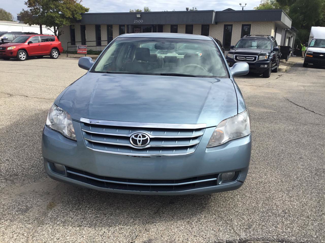 Used 2007 Toyota Avalon XLS FWD image 2