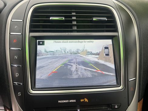 Used 2017 Lincoln MKX Reserve w/ Lincoln MKX Climate Package image 12