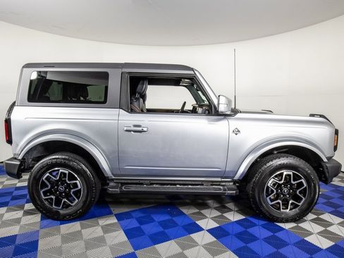 Used 2023 Ford Bronco Outer Banks image 4