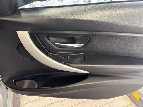 Used 2018 BMW 320i xDrive Sedan w/ Convenience Package image 22