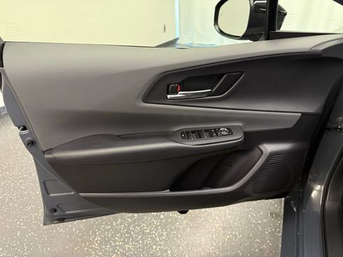 Used 2025 Toyota Prius XLE image 10
