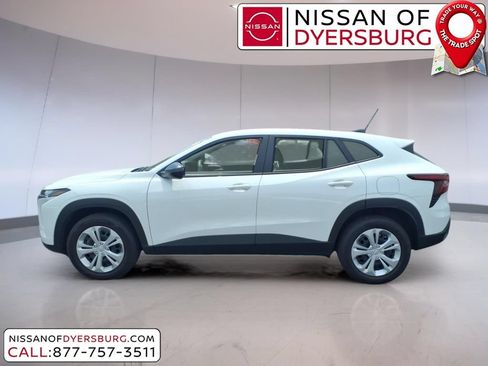 Used 2026 Chevrolet Trax LS FWD image 6