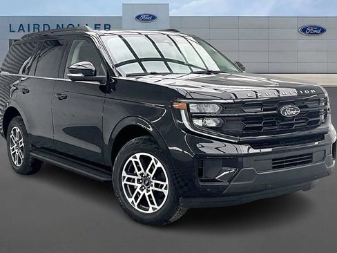 New 2026 Ford Expedition Active AWD/4WD image 2