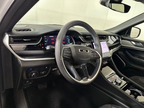 Used 2023 Jeep Grand Cherokee Trailhawk image 13