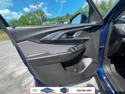 Used 2023 Chevrolet TrailBlazer LT FWD image 11