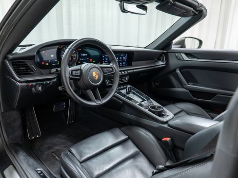 Certified 2022 Porsche 911 Targa 4 image 16