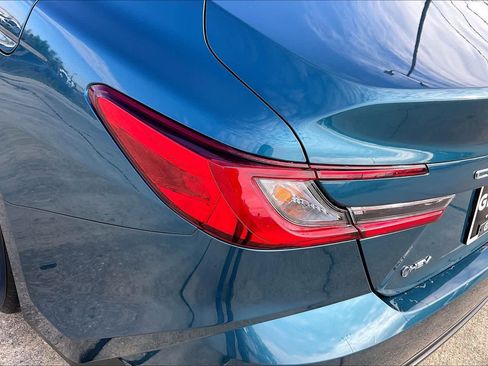 Used 2025 Toyota Camry LE image 28