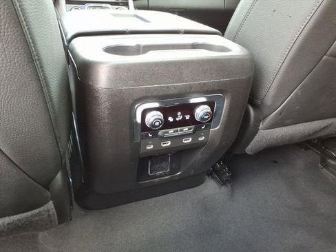 Used 2024 GMC Yukon XL Denali w/ Advanced Technology Package AWD/4WD image 17