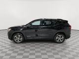 Used 2021 GMC Terrain SLT image 2