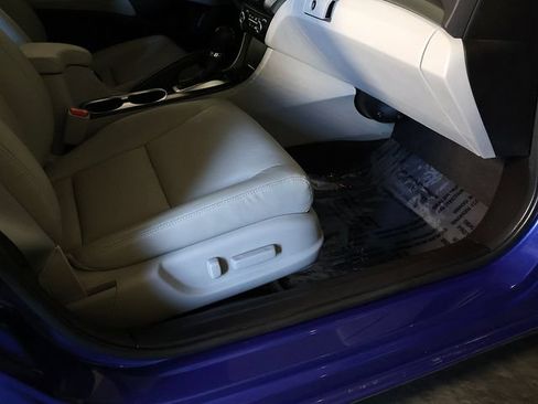 Used 2017 Acura ILX FWD image 31