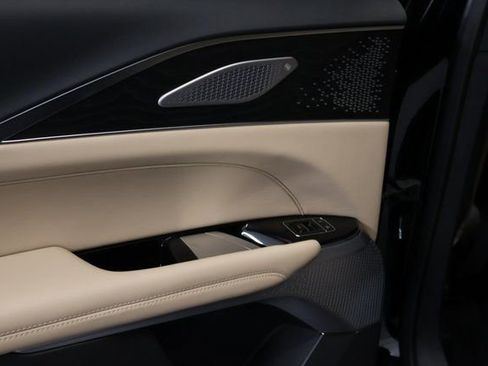 New 2026 Cadillac Lyriq V image 25