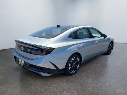 New 2024 Hyundai Sonata SEL w/ Convenience Package FWD image 6