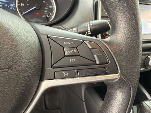 Used 2021 Nissan Versa S FWD image 31