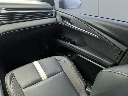 Used 2025 Toyota Camry SE image 16