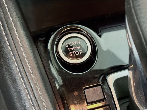 Used 2020 Nissan Kicks SV image 20