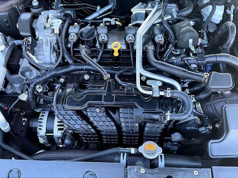 Used 2024 Nissan Altima 2.5 SV FWD image 32