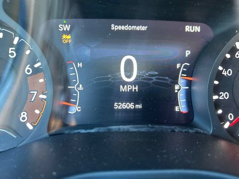 Used 2024 Jeep Compass Latitude AWD/4WD image 10