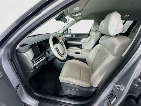 Used 2025 Hyundai Santa Fe SEL FWD image 13