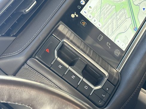 Used 2022 GMC Yukon XL Denali image 25