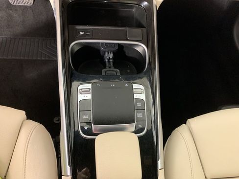 Used 2020 Mercedes-Benz GLB 250 image 26