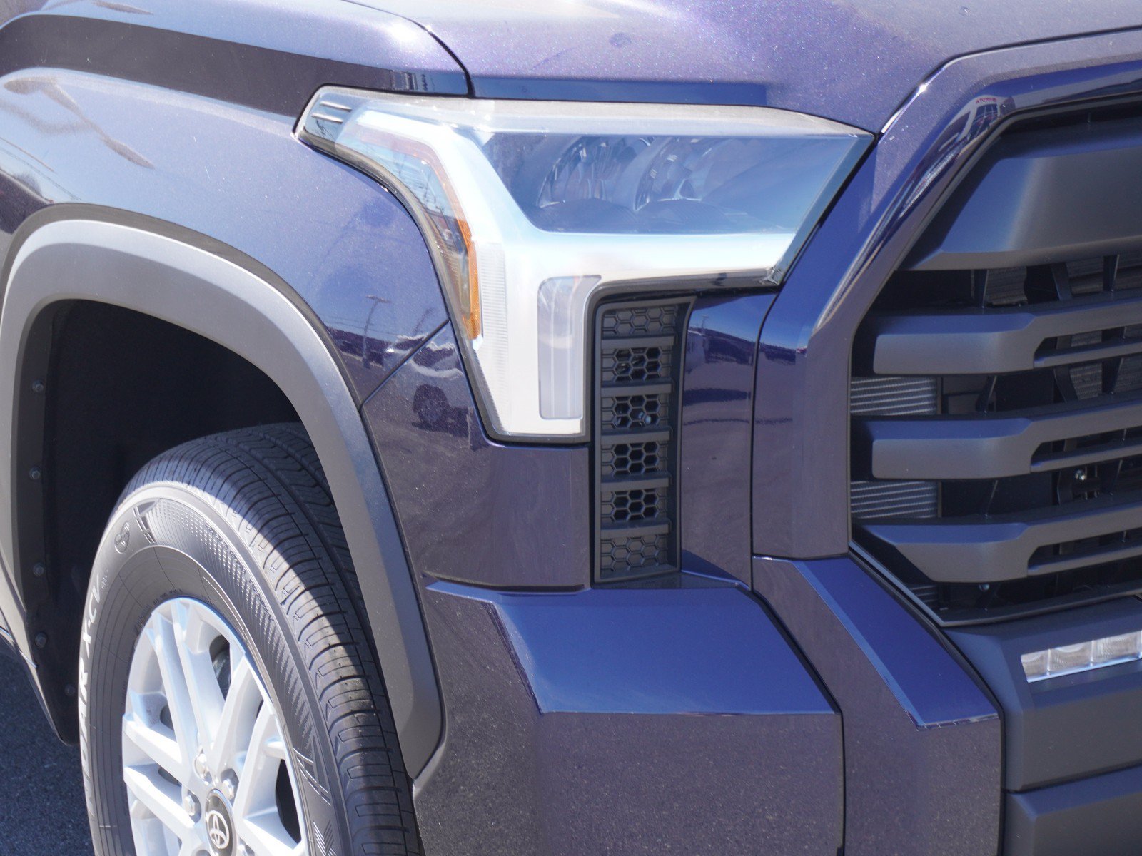New 2026 Toyota Tundra SR5 AWD/4WD image 3