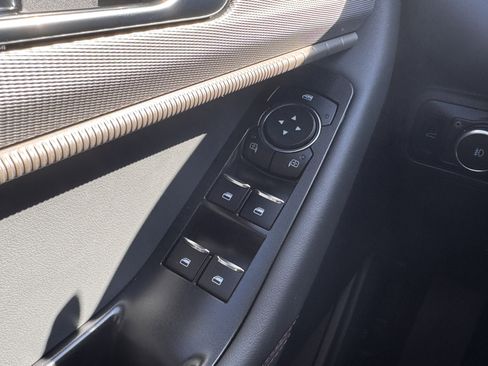 New 2026 Ford Explorer Active w/ Active Comfort Package image 6