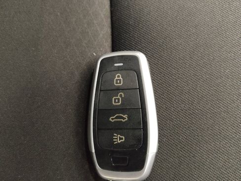 Used 2023 Chevrolet Malibu LT FWD image 32