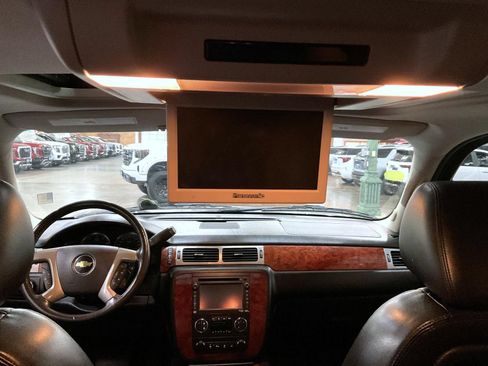 Used 2014 Chevrolet Tahoe LTZ AWD/4WD image 21