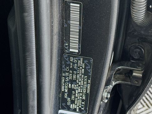 Used 2025 Kia K4 LXS image 12