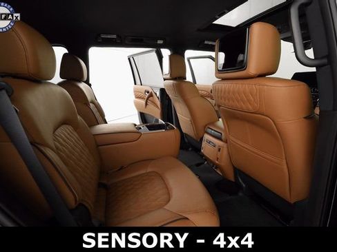 Used 2022 INFINITI QX80 Sensory image 17