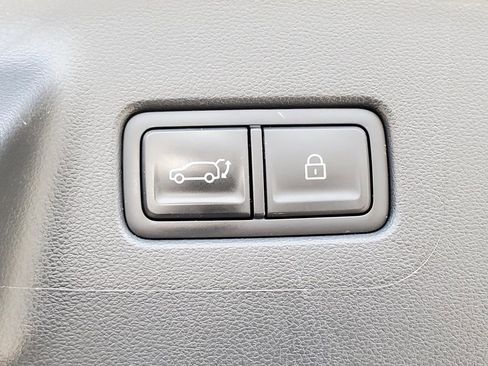 Used 2025 Hyundai Santa Fe SEL FWD image 14