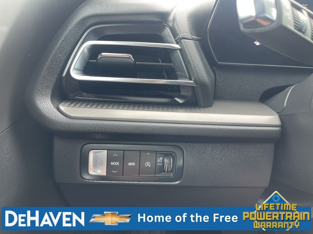 Used 2026 Chevrolet Traverse LT w/ Enhanced Driving Package AWD/4WD image 18