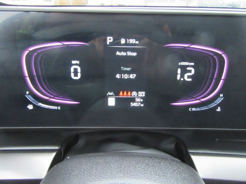 Used 2025 Kia Sportage EX image 30