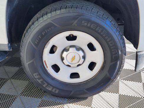 Used 2015 Chevrolet Colorado W/T image 9