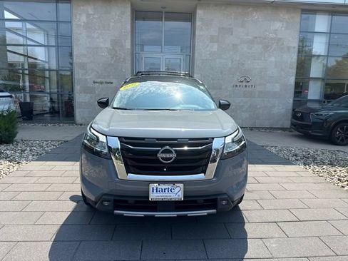 Used 2022 Nissan Pathfinder Platinum w/ Cargo Package AWD/4WD image 4