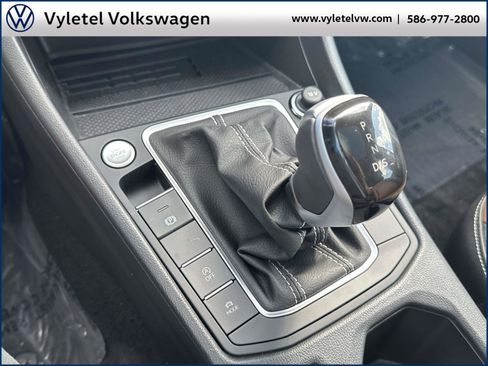Certified 2025 Volkswagen Jetta SEL image 31