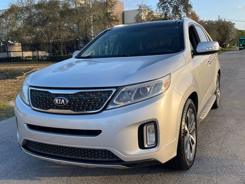 Used 2014 Kia Sorento SX w/ 3rd Row Package image 4