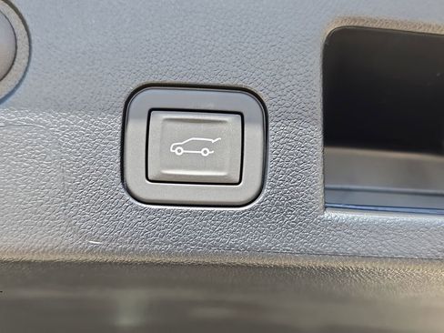 New 2026 Chevrolet Equinox LT w/ Convenience Package II FWD image 13