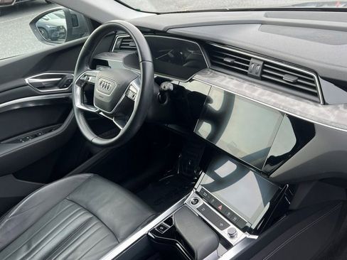 Used 2021 Audi e-tron Premium w/ Convenience Plus Package image 12