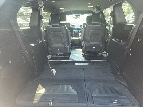 Certified 2023 Chrysler Pacifica Touring-L w/ S Appearance Package FWD image 7