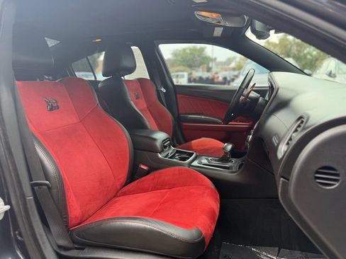 Used 2019 Dodge Charger Scat Pack w/ Plus Group RWD image 11