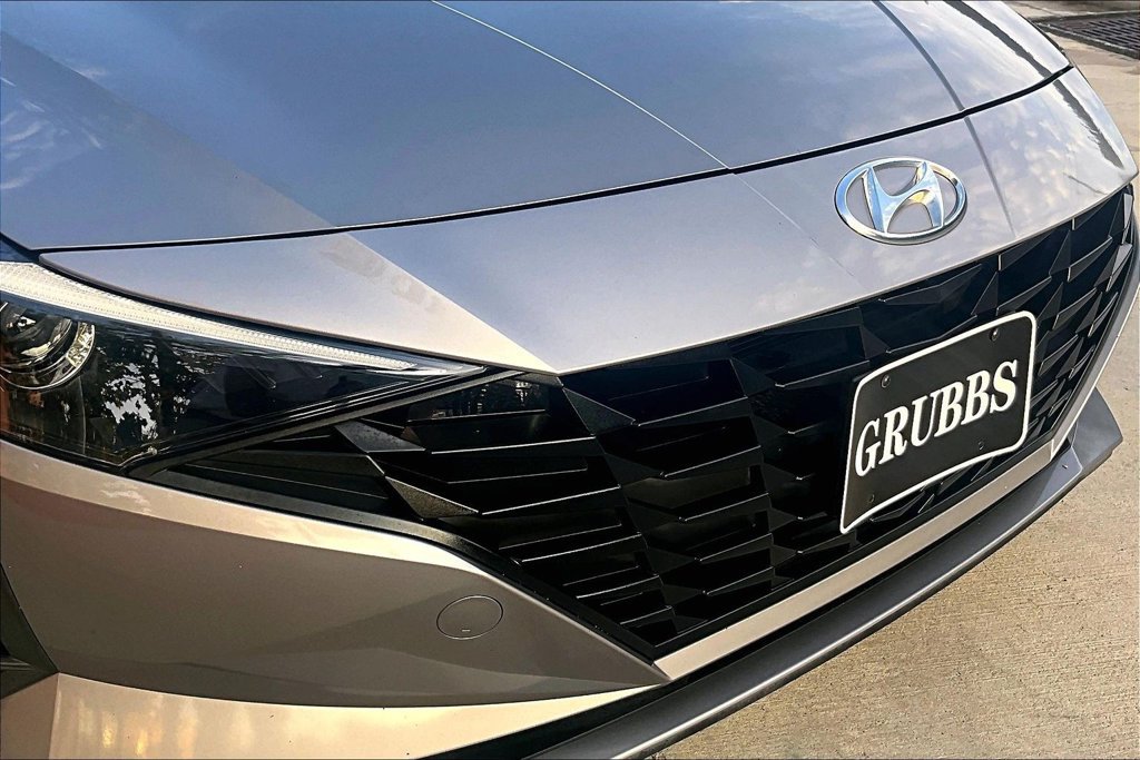 Used 2021 Hyundai Elantra SEL FWD image 38
