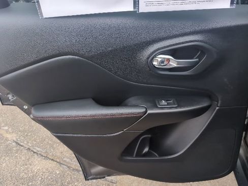 Certified 2020 Jeep Cherokee Trailhawk w/ Cold Weather Group image 18