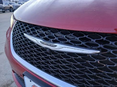 New 2026 Chrysler Pacifica Select FWD image 30