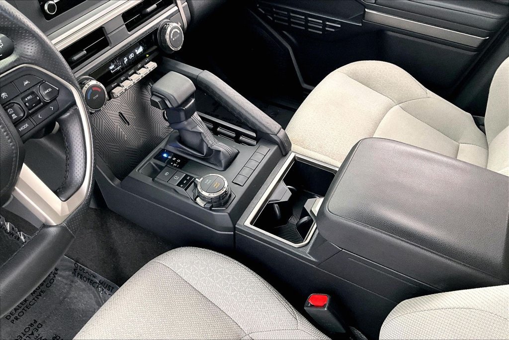 Used 2025 Toyota 4Runner SR5 AWD/4WD image 17