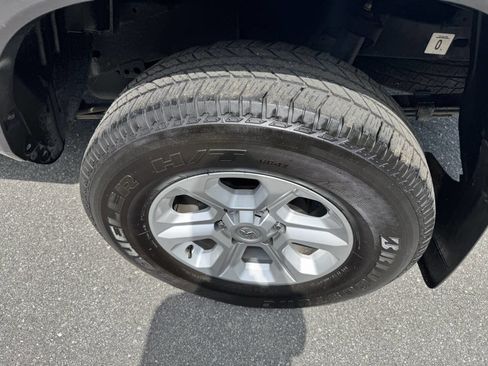 Used 2020 Toyota Tacoma SR5 image 15